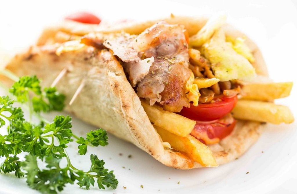 Griechisches Fast Food die GyrosPita. Radio Kreta